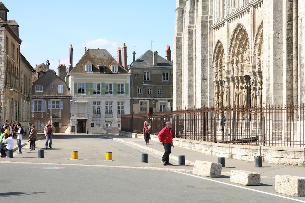 Bed and Breakfast Le Parvis Chartres Exterior foto