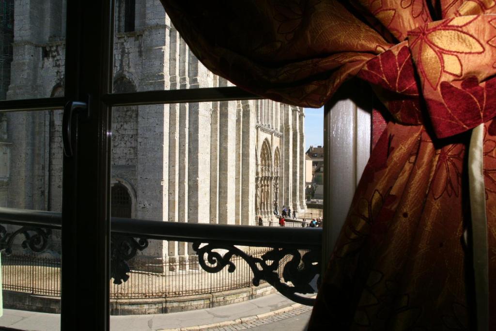 Bed and Breakfast Le Parvis Chartres Exterior foto